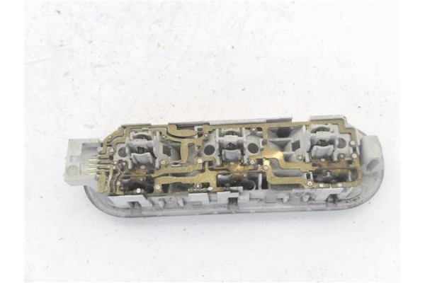 Recambio de luz delantero central techo para nissan nv200 furgón 1.5 dci referencia OEM IAM 8200073254  