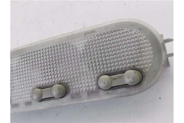Recambio de luz delantero central techo para nissan nv200 furgón 1.5 dci referencia OEM IAM 8200073254  