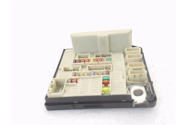 Recambio de caja fusibles/rele para renault kangoo ii (f/kw0) 1.5 expression profesional referencia OEM IAM 8201044237B  