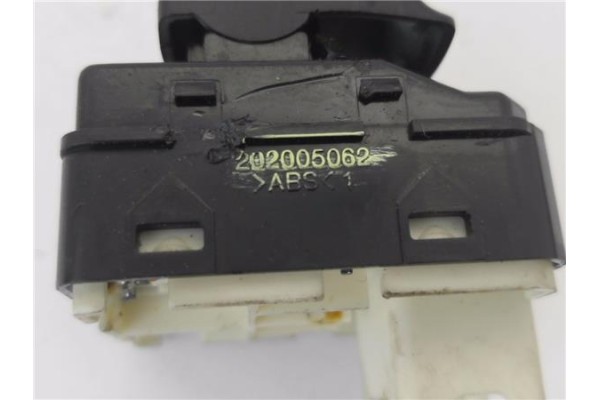 Recambio de mando elevalunas delantero izquierdo para chevrolet aveo hatchback 1.2 ls referencia OEM IAM 202005062  
