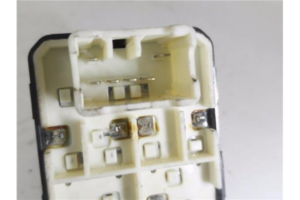 Recambio de mando elevalunas delantero izquierdo para chevrolet aveo hatchback 1.2 ls referencia OEM IAM 202005062  