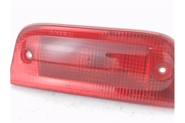 Recambio de luz central de freno para nissan nv200 furgón 1.5 dci referencia OEM IAM 23850100  