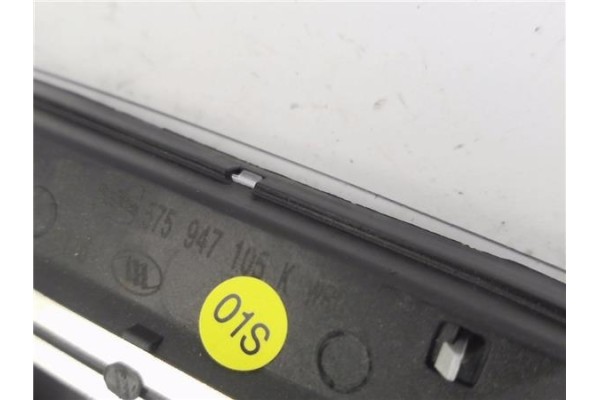 Recambio de luz delantero central techo para seat ateca (khp) 1.5 style referencia OEM IAM 575947105K  