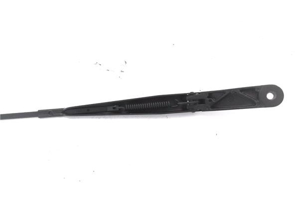 Recambio de brazo limpiaparabrisas delantero derecho para seat ateca (khp) 1.5 style referencia OEM IAM 576955410B  