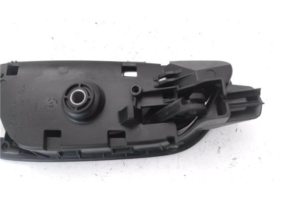 Recambio de manilla int. puerta delantero izquierda para seat ateca (khp) 1.5 style referencia OEM IAM 5F1837113A  