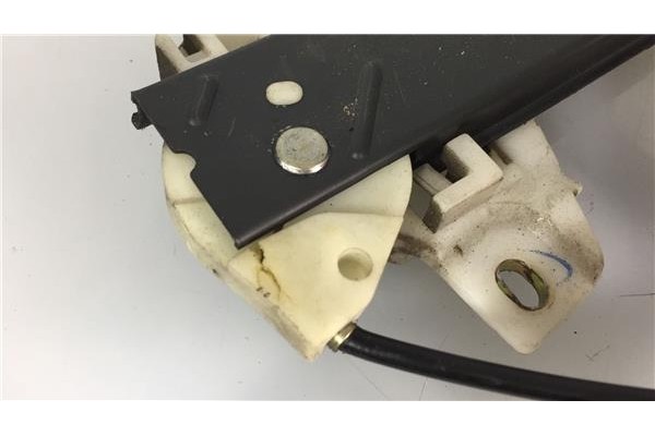 Recambio de mecanismo elevalunas delantero derecho para hyundai h-1 furgón 2.5 td referencia OEM IAM 824024A000  