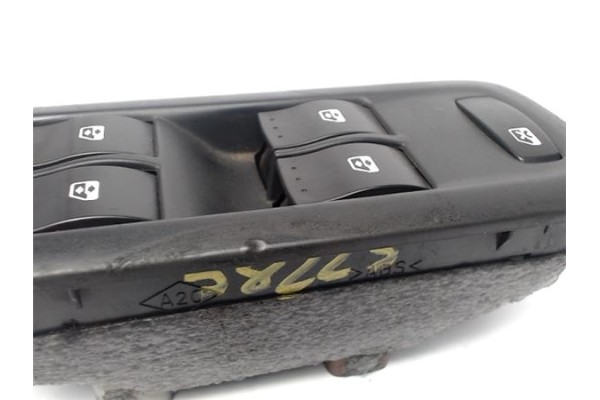 Recambio de mando elevalunas para renault scenic ii (jm) 1.5 dci (jm02, jm13) referencia OEM IAM 156018070  
