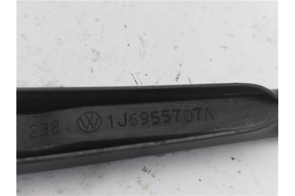 Recambio de brazo limpiaparabrisas trasero para volkswagen golf iv berlina (1j1) 1.6 referencia OEM IAM 1J6955707A  