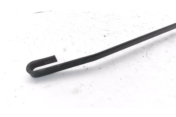 Recambio de brazo limpiaparabrisas trasero para nissan almera tino (v10m) 2.2 di referencia OEM IAM 28780BU000360  