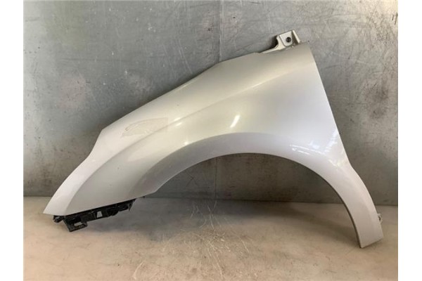 Recambio de aleta delantero izquierda para citroen c4 berlina 2.0 exclusive referencia OEM IAM 7840Q3  