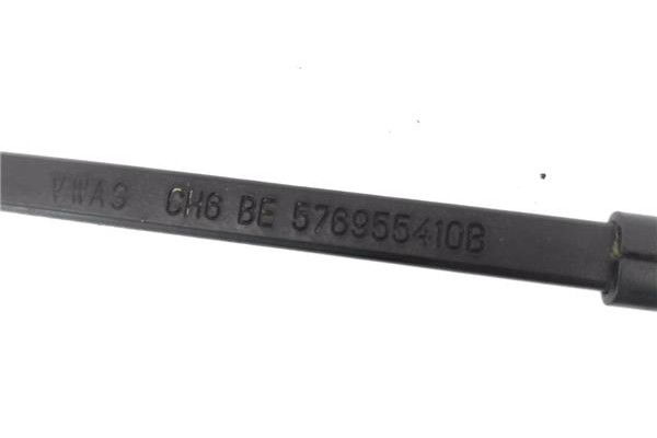 Recambio de brazo limpiaparabrisas delantero derecho para seat ateca (khp) 1.5 style referencia OEM IAM 576955410B  