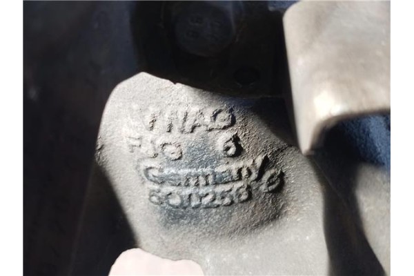 Recambio de mangueta delantero derecha para seat ateca (khp) 1.5 style referencia OEM IAM 5Q0256  