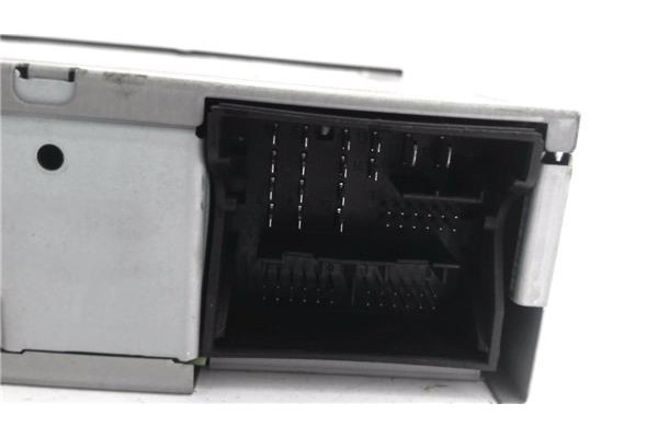 Recambio de navegador para seat ateca (khp) 1.5 style referencia OEM IAM 5F0035877A  