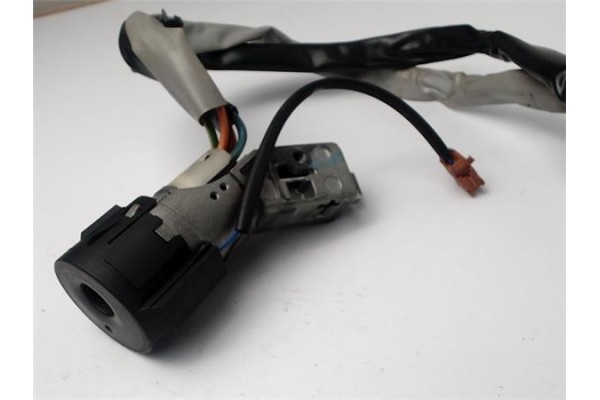 Recambio de llave para peugeot partner furgón 1.6 hdi referencia OEM IAM 9927FY  