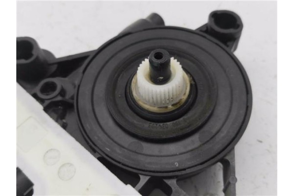 Recambio de motor elevalunas trasero izquierdo para seat ateca (khp) 1.5 style referencia OEM IAM 5Q0959408E  