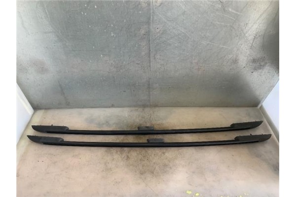 Recambio de barras de techo para kia sorento (bl) 2.5 crdi referencia OEM IAM 867513E100 8,68E+105 
