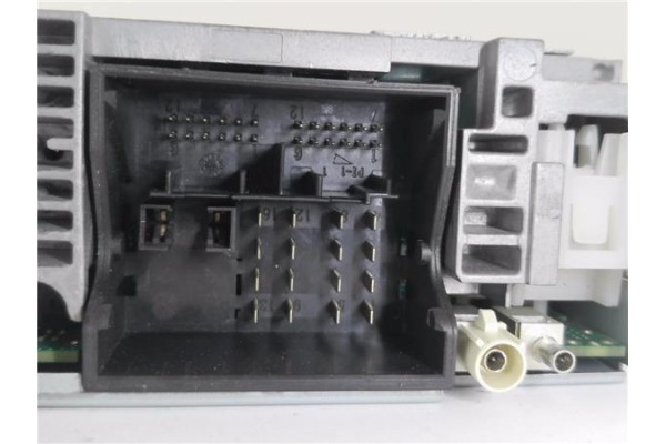 Recambio de autoradio para alfa romeo giulia (952) 2.2 super referencia OEM IAM 52069282  