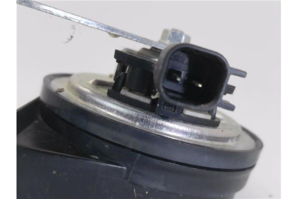 Recambio de bocina para alfa romeo giulia (952) 2.2 super referencia OEM IAM A046522 50534119 