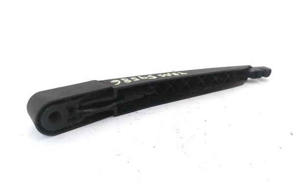 Recambio de brazo limpiaparabrisas trasero para opel astra h berlina 1.7 cdti referencia OEM IAM 13105983  