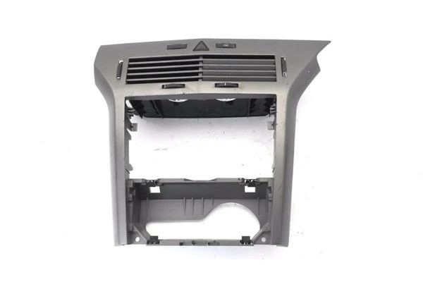 Recambio de embellecedor consola central para opel astra h gtc 1.4 referencia OEM IAM 24465731 330188061 