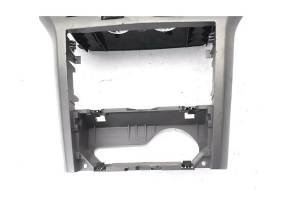 Recambio de embellecedor consola central para opel astra h gtc 1.4 referencia OEM IAM 24465731 330188061 