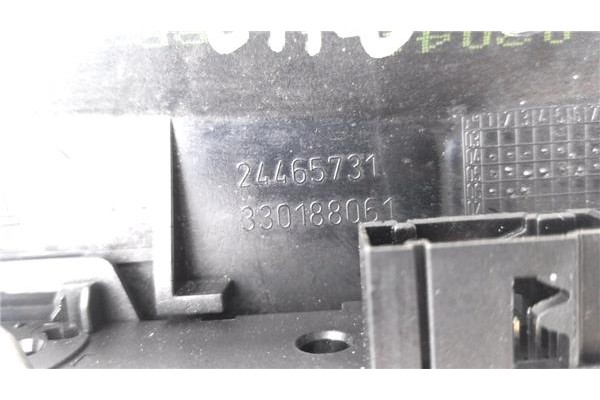 Recambio de embellecedor consola central para opel astra h gtc 1.4 referencia OEM IAM 24465731 330188061 