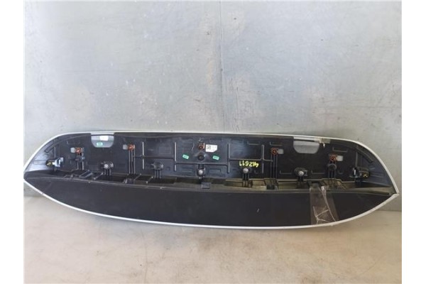 Recambio de aleron trasero para seat leon (kl1) referencia OEM IAM 5FA827933C  
