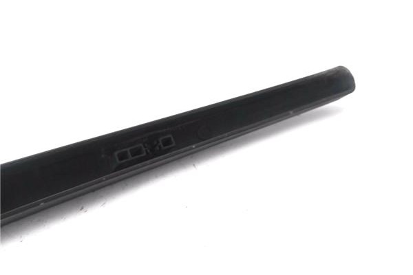 Recambio de brazo limpiaparabrisas trasero para seat altea xl (5p5) 2.0 freetrack 4x4 referencia OEM IAM 5P5855707  