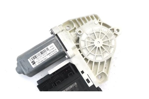 Recambio de motor elevalunas delantero derecho para seat altea xl (5p5) 2.0 freetrack 4x4 referencia OEM IAM 5P0837402N 1K095979