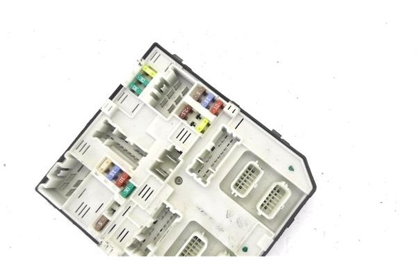 Recambio de caja fusibles/rele para renault scenic iii (jz) 1.2 grand expression referencia OEM IAM 284B62069R 522222F06 