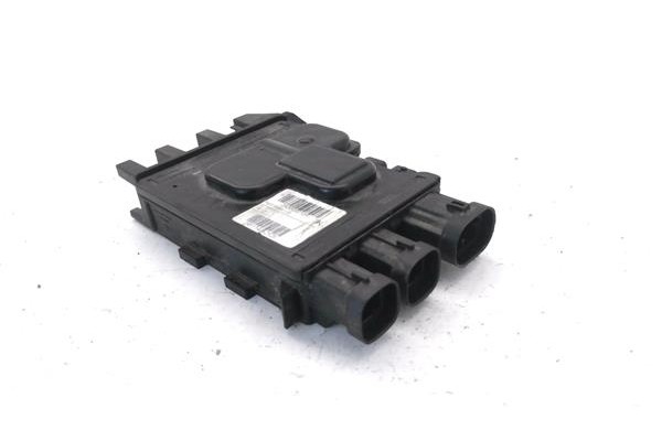 Recambio de caja fusibles/rele para renault scenic iii (jz) 1.2 grand expression referencia OEM IAM 243800010R  