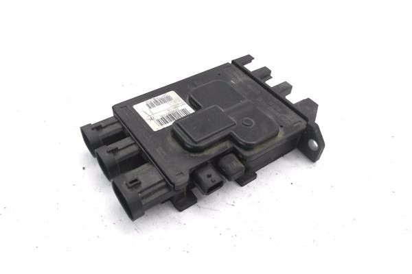 Recambio de caja fusibles/rele para renault scenic iii (jz) 1.2 grand expression referencia OEM IAM 243800010R  
