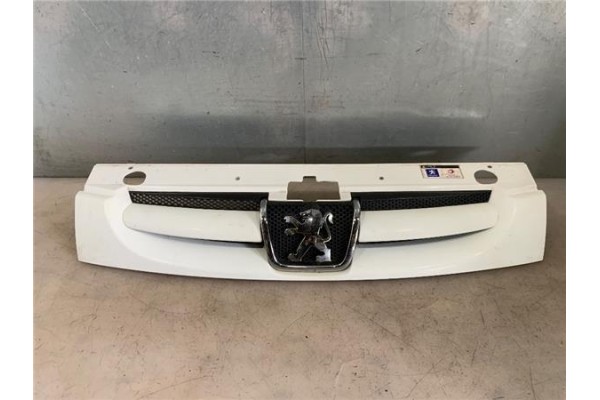 Recambio de rejilla paragolpes delantero para peugeot partner combispace (5f) 1.6 hdi 75 referencia OEM IAM 7804N1 98519600XT 