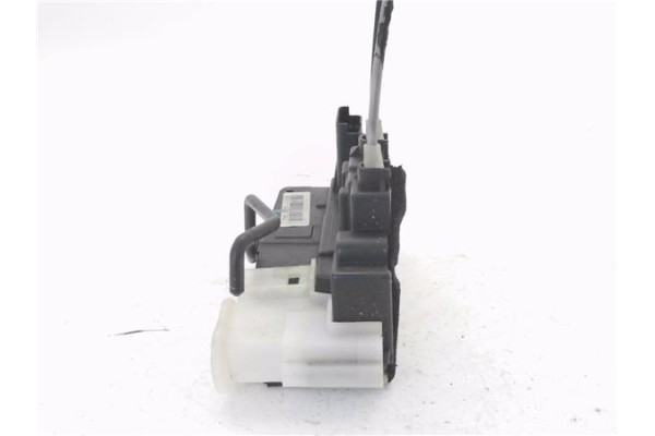 Recambio de cierre electromagnetico delantero izquierdo para hyundai i20 (pb) 1.2 referencia OEM IAM 813101J020  