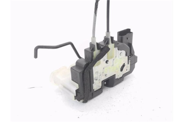 Recambio de cierre electromagnetico delantero izquierdo para hyundai i20 (pb) 1.2 referencia OEM IAM 813101J020  