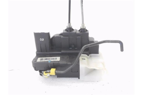 Recambio de cierre electromagnetico delantero izquierdo para hyundai i20 (pb) 1.2 referencia OEM IAM 813101J020  