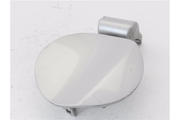 Recambio de tapa exterior combustible para hyundai i20 (pb) 1.2 referencia OEM IAM 695101J000  