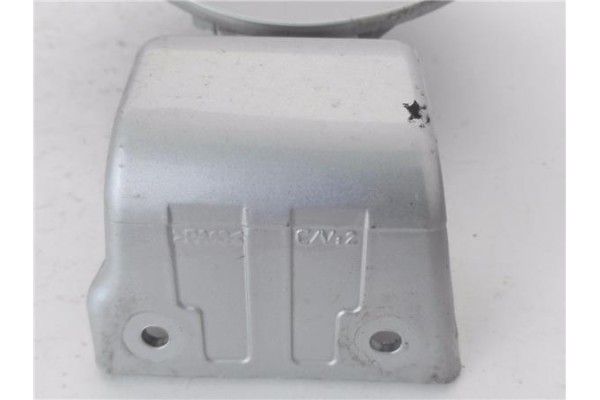 Recambio de tapa exterior combustible para hyundai i20 (pb) 1.2 referencia OEM IAM 695101J000  