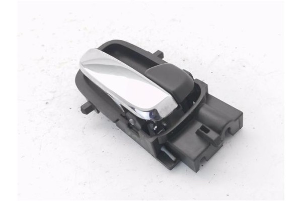 Recambio de manilla int. puerta delantero derecha para hyundai i20 (pb) 1.2 referencia OEM IAM 826201J000  