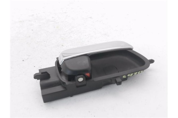 Recambio de manilla int. puerta delantero derecha para hyundai i20 (pb) 1.2 referencia OEM IAM 826201J000  