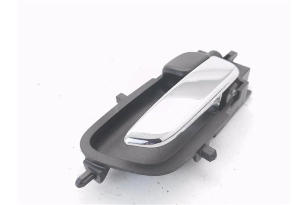 Recambio de manilla int. puerta delantero derecha para hyundai i20 (pb) 1.2 referencia OEM IAM 826201J000  