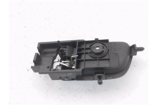 Recambio de manilla int. puerta delantero derecha para hyundai i20 (pb) 1.2 referencia OEM IAM 826201J000  