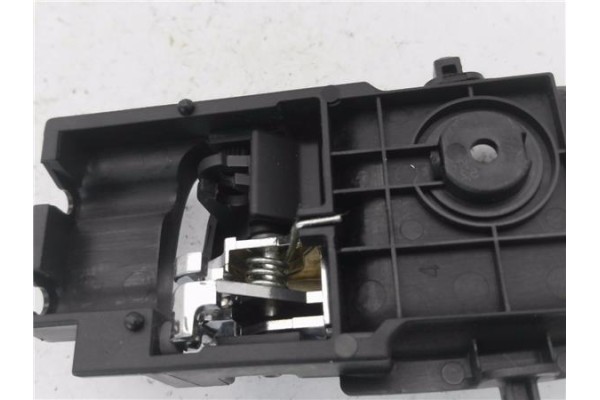 Recambio de manilla int. puerta delantero derecha para hyundai i20 (pb) 1.2 referencia OEM IAM 826201J000  