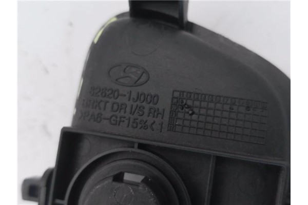 Recambio de manilla int. puerta delantero derecha para hyundai i20 (pb) 1.2 referencia OEM IAM 826201J000  