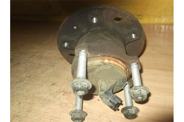 Recambio de mangueta trasero derecha para saab 9-3 familiar 1.9 tid referencia OEM IAM 12756709  