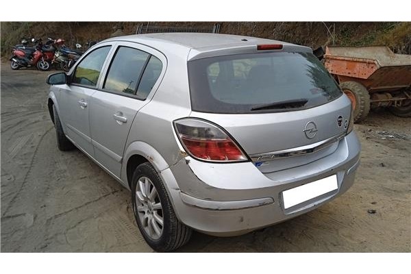 opel astra h berlina del año 2007