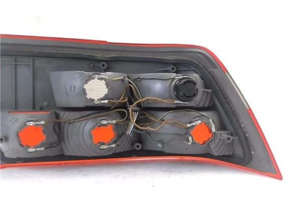 Recambio de piloto trasero izquierdo para opel calibra referencia OEM IAM 451722  