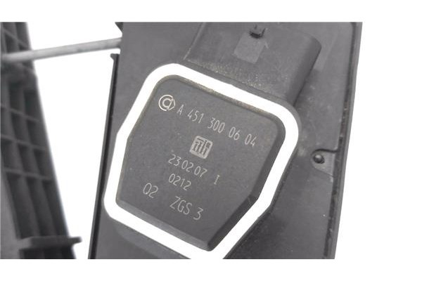 Recambio de potenciometro pedal gas para smart fortwo coupe 1.0 fortwo coupe (62kw) referencia OEM IAM A4513000604 230207I 