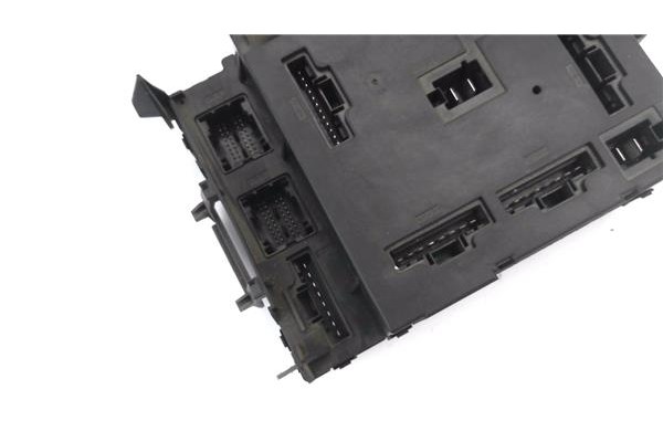 Recambio de caja fusibles/rele para smart fortwo coupe 1.0 fortwo coupe (62kw) referencia OEM IAM A4515450401 5WK45148AD 