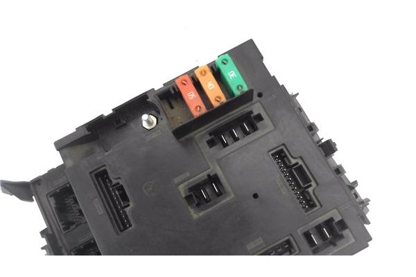 Recambio de caja fusibles/rele para smart fortwo coupe 1.0 fortwo coupe (62kw) referencia OEM IAM A4515450401 5WK45148AD 